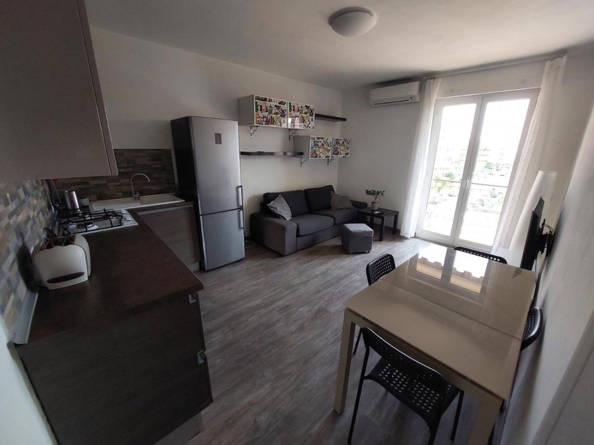 Casa Laura Apartment Ventimiglia Bagian luar foto
