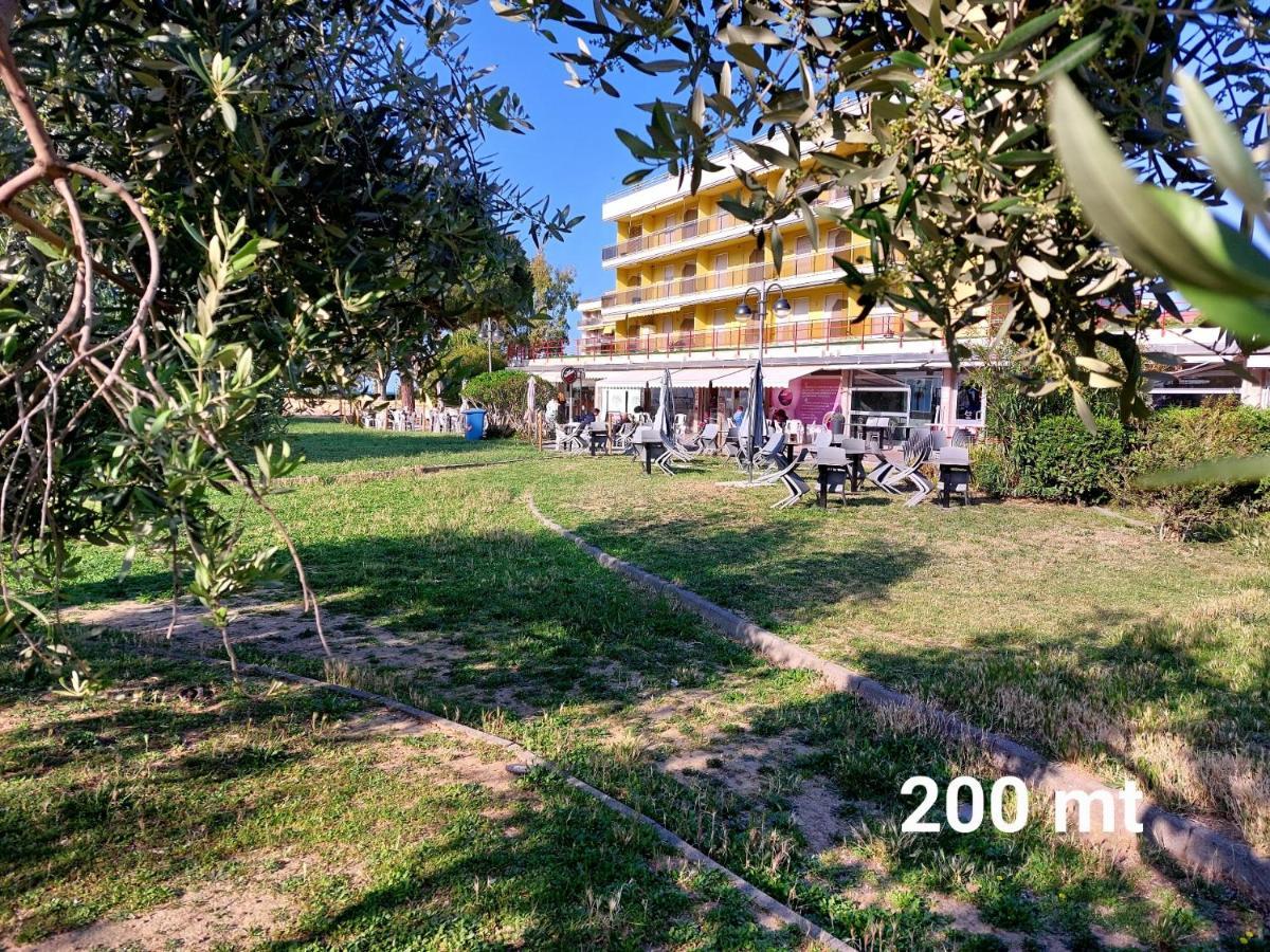 Casa Laura Apartment Ventimiglia Bagian luar foto