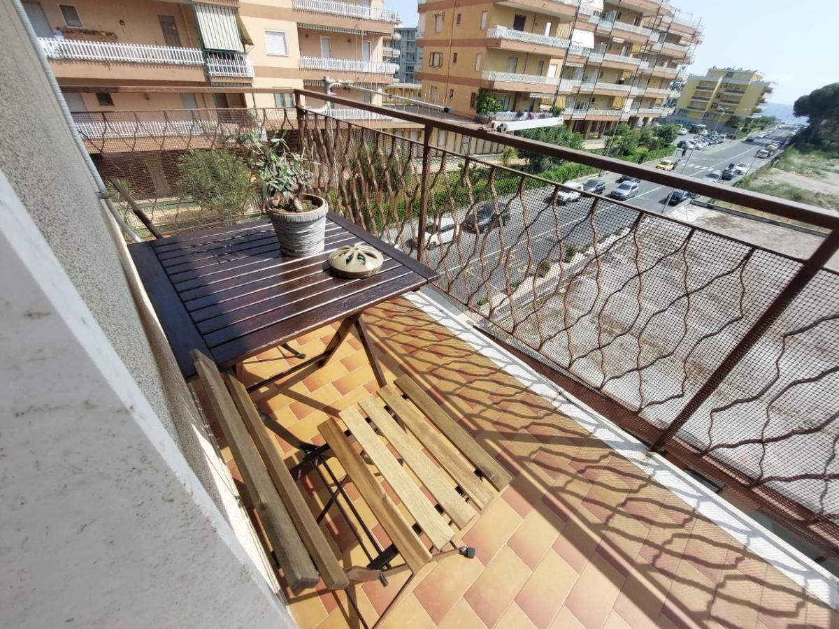 Casa Laura Apartment Ventimiglia Bagian luar foto