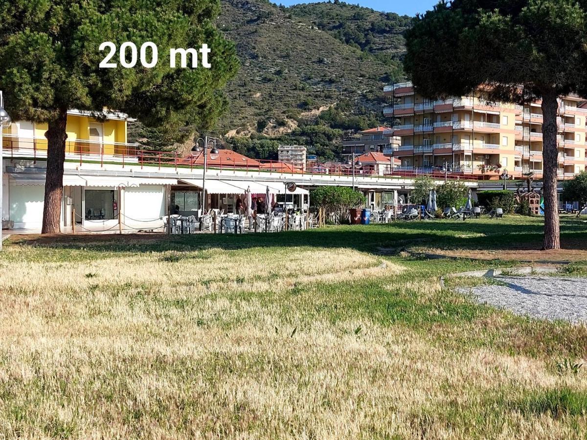 Casa Laura Apartment Ventimiglia Bagian luar foto